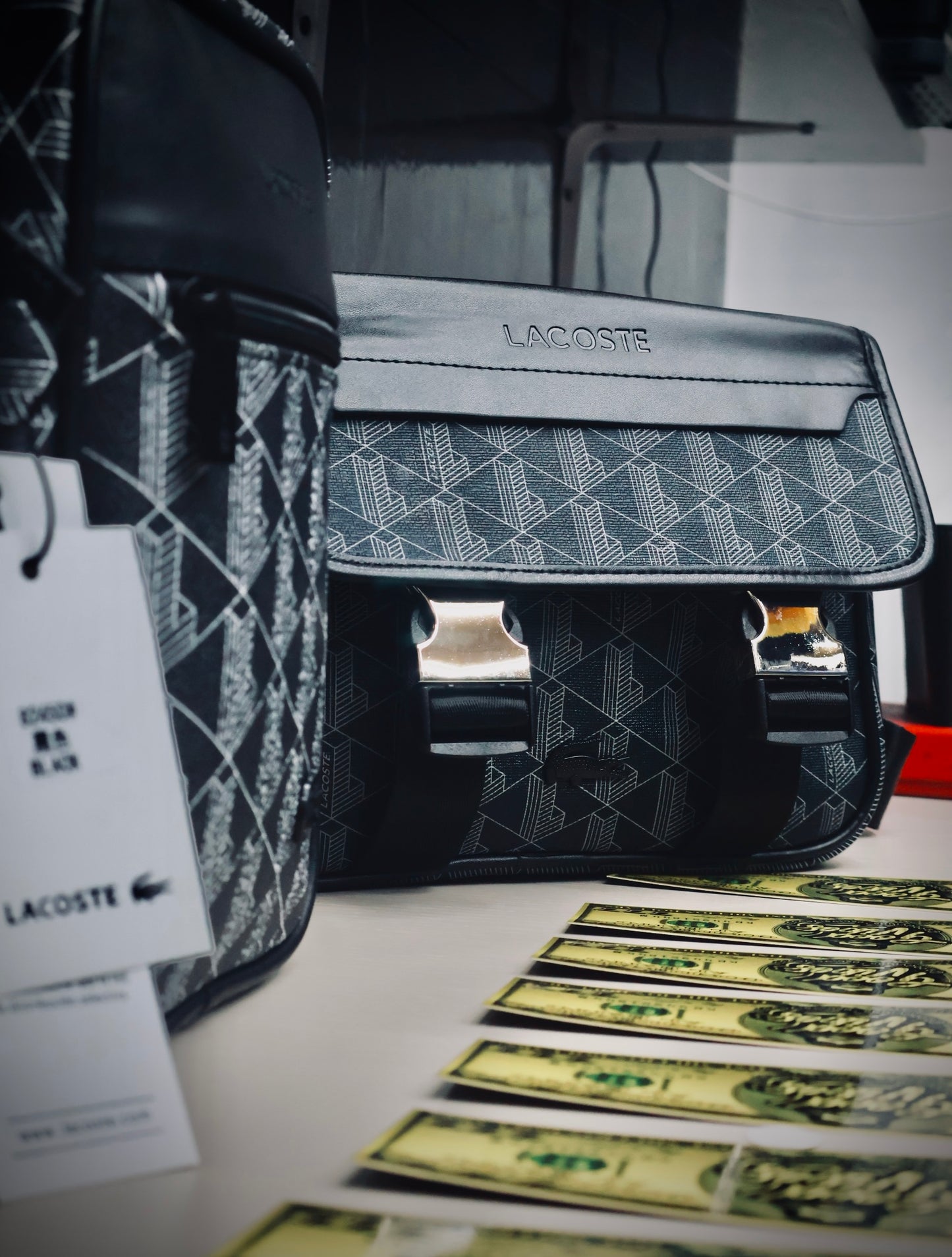 CARRIEL LACOSTE EXCLUSIVE.