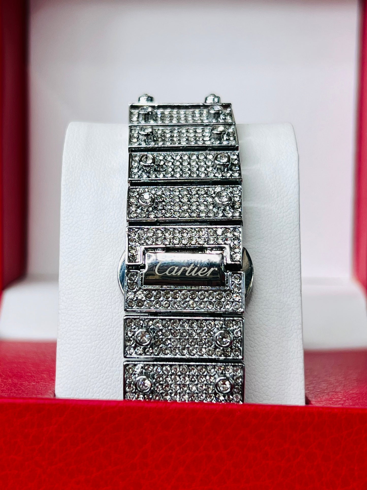 RELOJ CUBANO CARTIER ENDIAMANTADO.