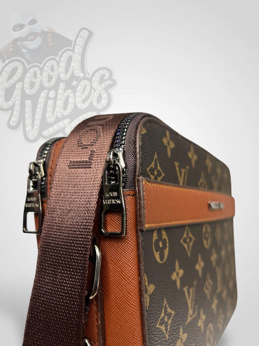 CARRIEL LOUIS VUITTON EXCLUSIVE.