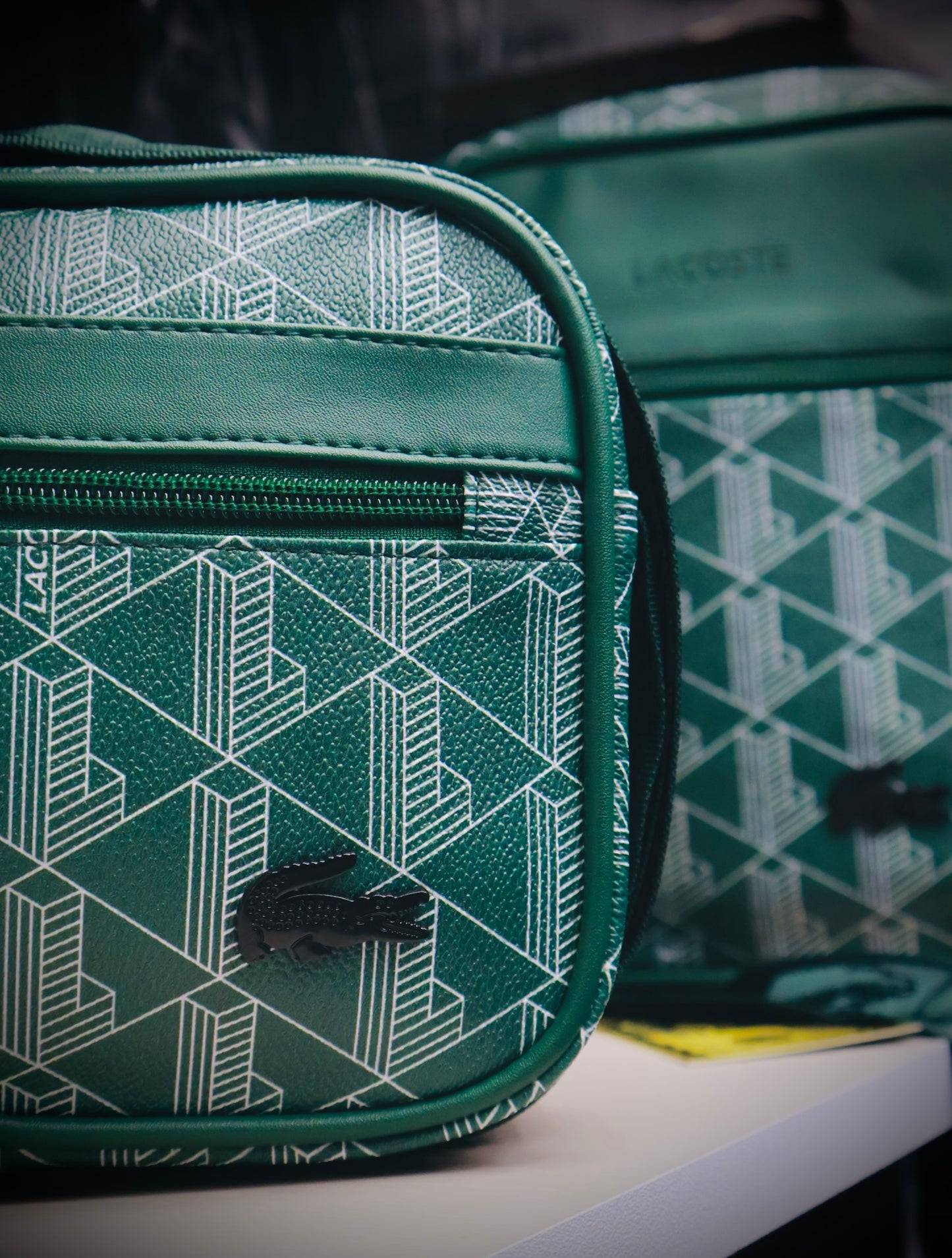 CARRIEL LACOSTE EXCLUSIVE.