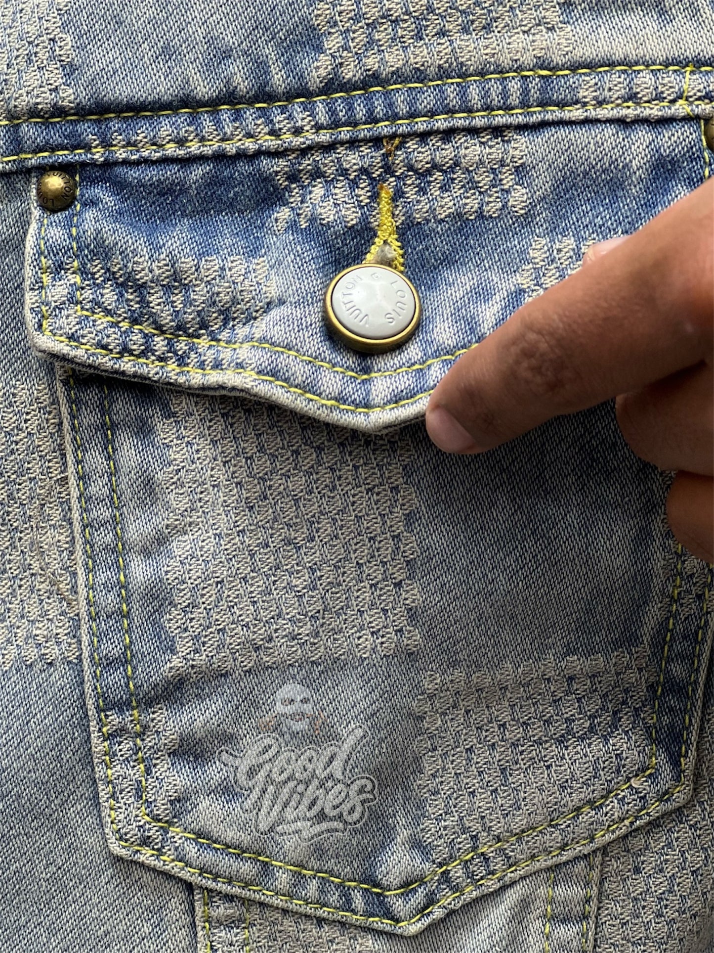 CONJUNTO DE JEAN LUIS VUITTON EXCLUSIVE.