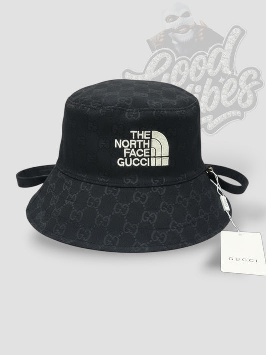 GORRO PESQUERO GUCCI X NORTH FACE.