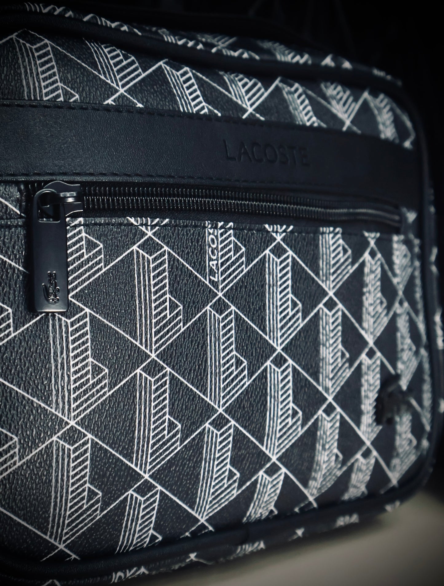 CARRIEL LACOSTE EXCLUSIVE.