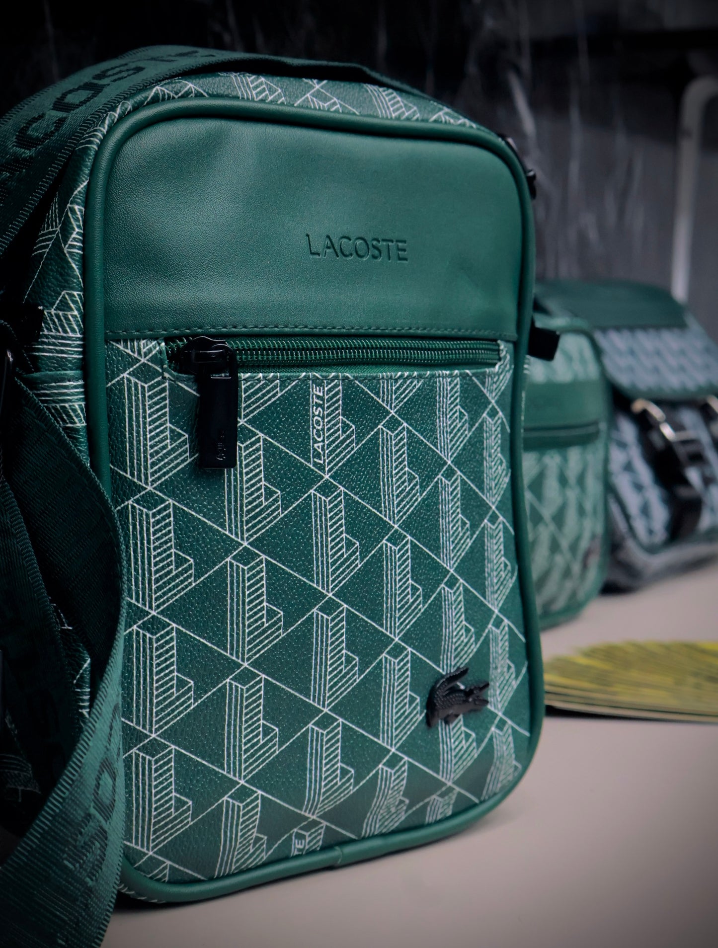 CARRIEL LACOSTE EXCLUSIVE.
