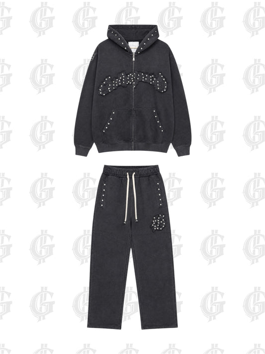 CONJUNTO GODSPEED EN PIEDRERIA.