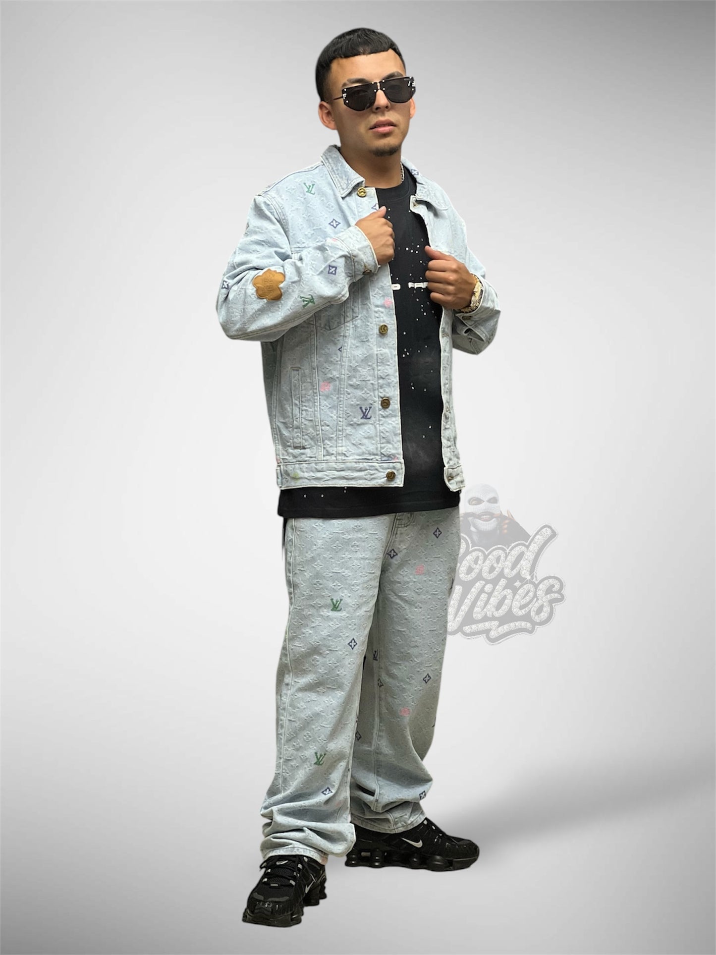 CONJUNTO DE JEAN LUIS VUITTON EXCLUSIVE.