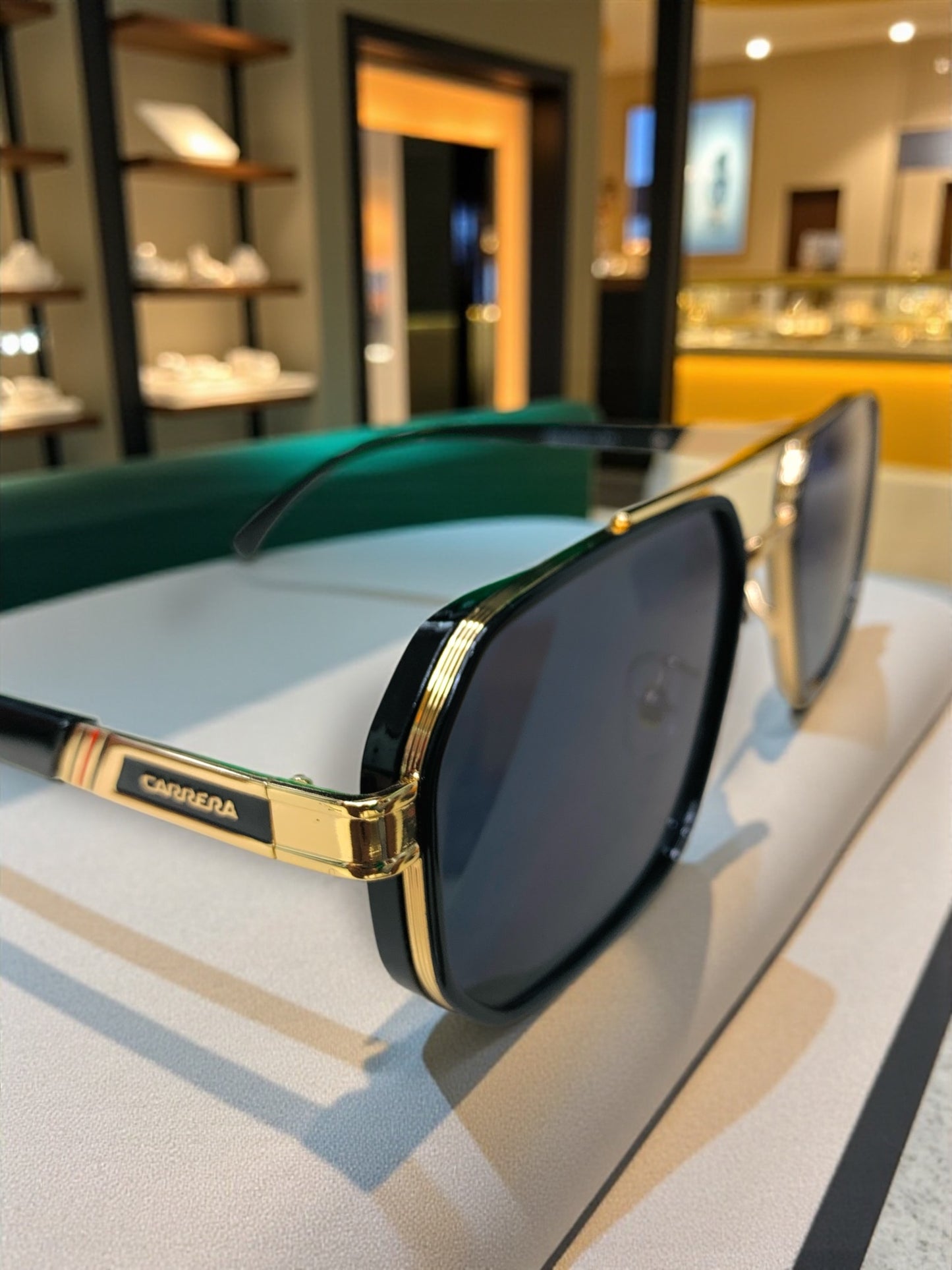 LENTES DE LUJO CARRERA.