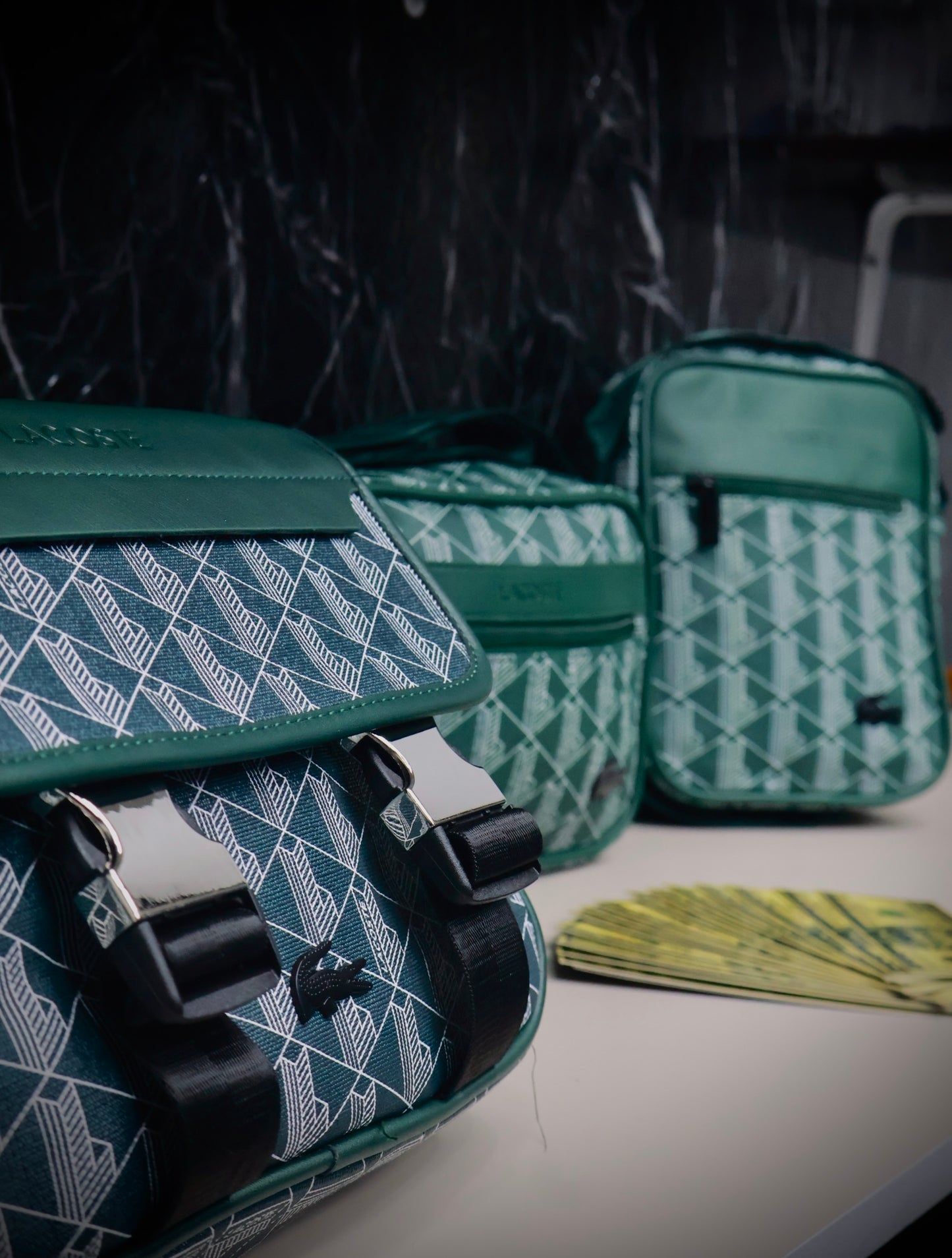 CARRIEL LACOSTE EXCLUSIVE.