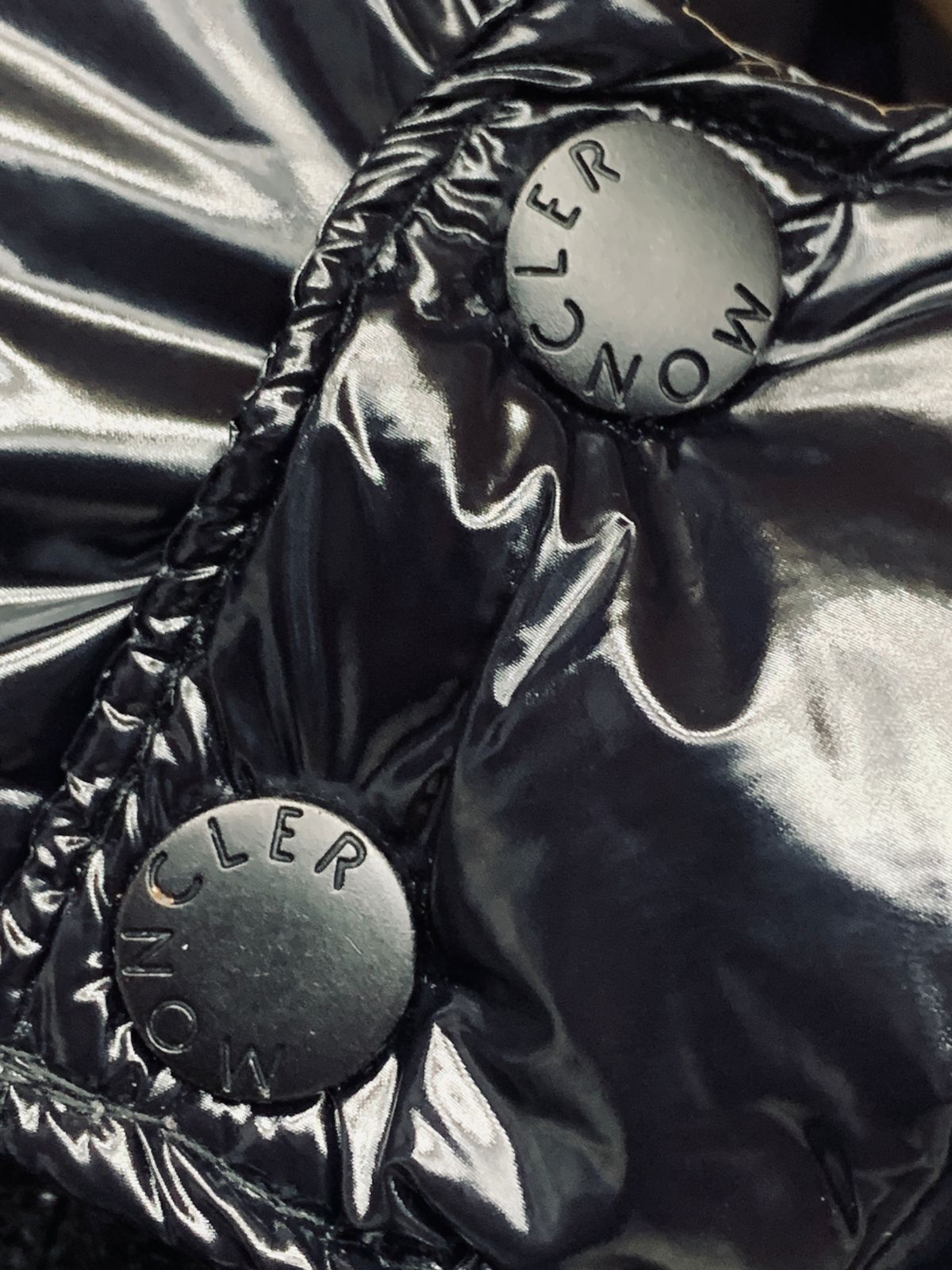 CHALECO MONCLER EXCLUSIVE.