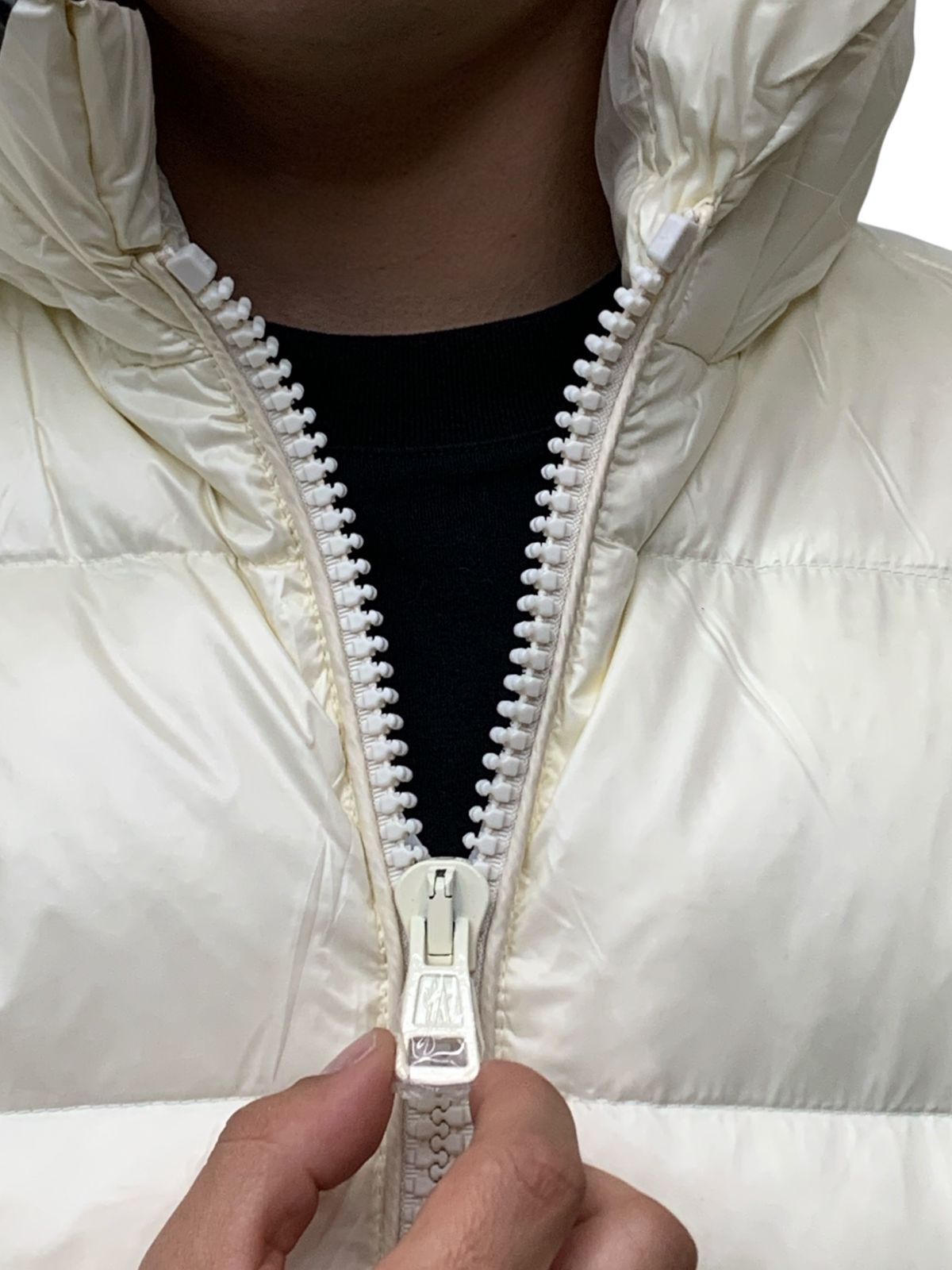 CHAQUETA MONCLER EXCLUSIVE TIPO PUFFER.