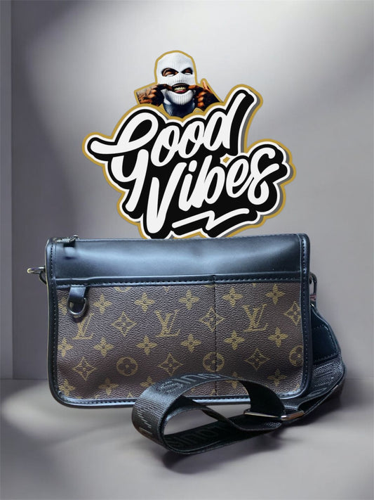 CARRIEL LOUIS VUITTON.